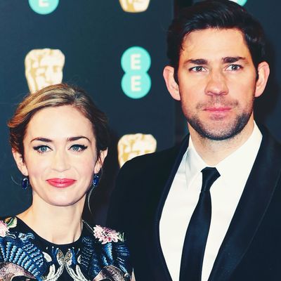 B9d1c0eca46914c341ec2639a216c09c3f 02 Emily Blunt John Krasinski.rsquare.w400 