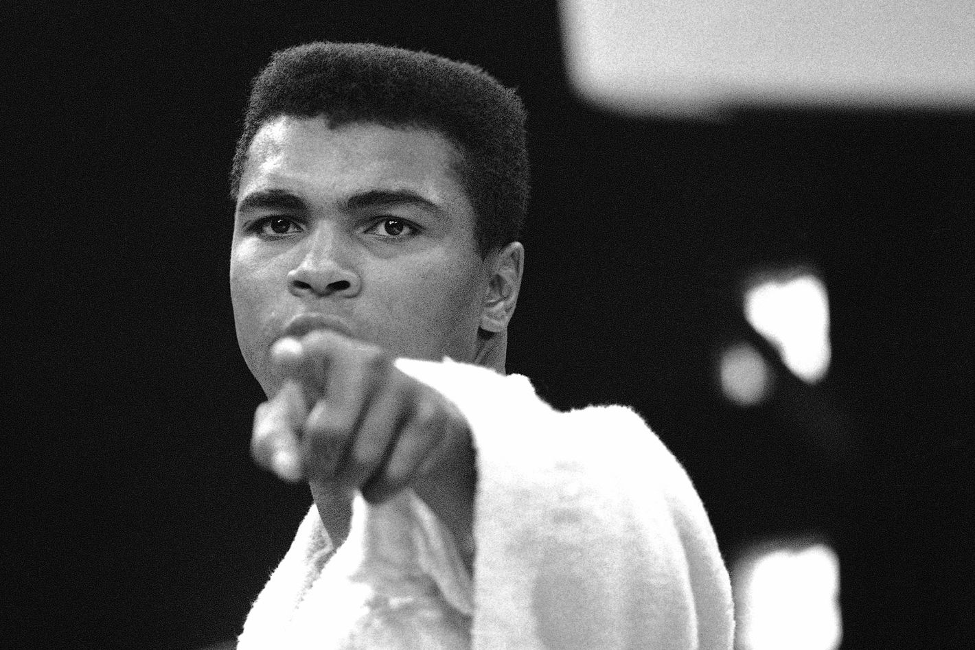 Obama, Kareem Abdul-Jabbar, Others React to Muhammad Ali's Death