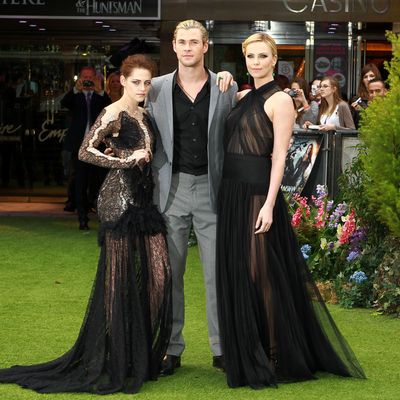 Kristen Stewart, Chris Hemsworth, and Charlize Theron.