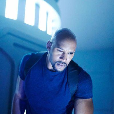 HENRY SIMMONS