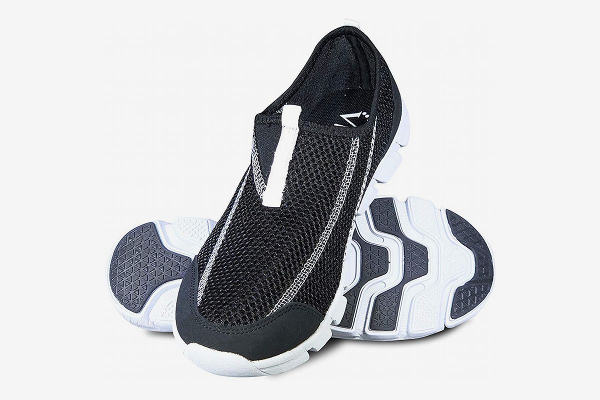 nike adult water shoes