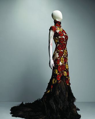 The Dark Side Of Alexander McQueen: Savage Beauty | vlr.eng.br