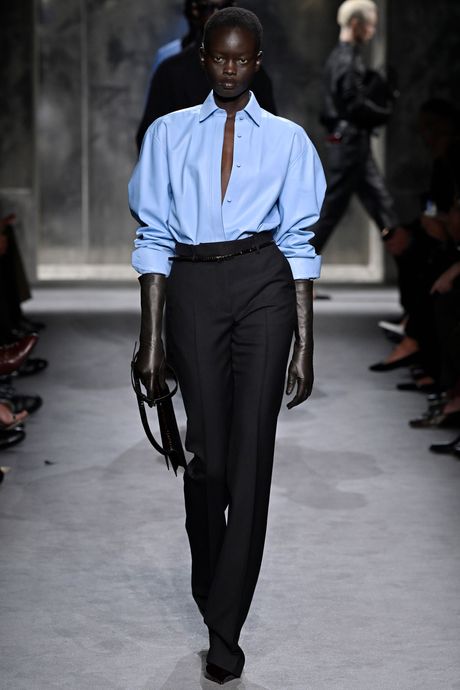 TOM FORD DÉFILÉ - Paris Fashion Week - Womenswear Fall/Winter 2025-2026
