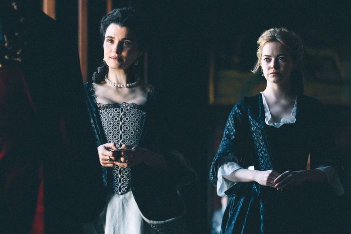 Rachel Weisz and Emma Stone in the film THE FAVOURITE. Photo by Atsushi Nishijima. © 2018 Twentieth Century Fox Film Corporation All Rights Reserved