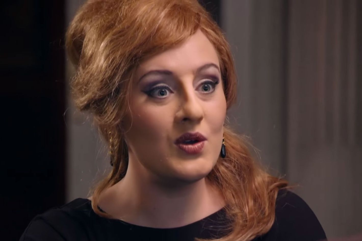 Adele Dressed Up As an Adele Impersonator Because No One Else Is Allowed to  Be Her