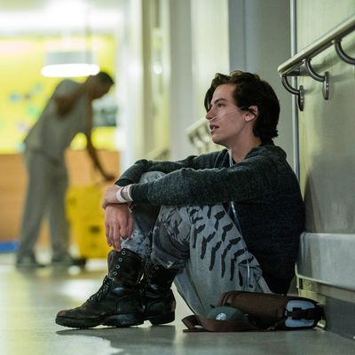 Five Feet Apart' Movie Review