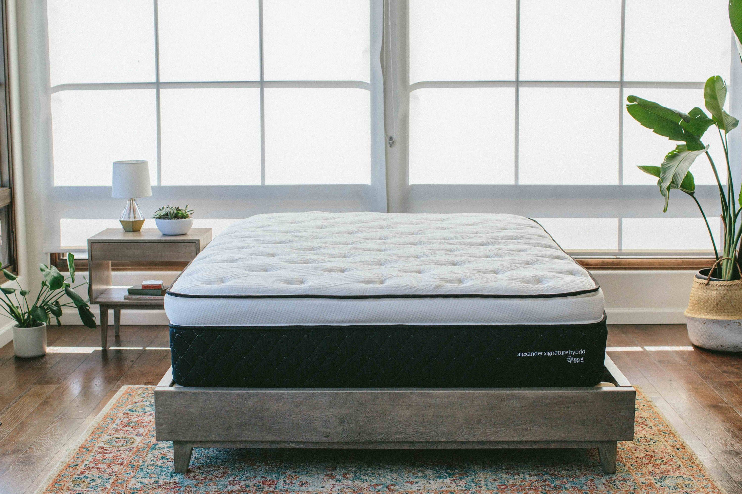 Guaranteed The World's Best Mattress Carrier . One Size Fits All Easy Carry 