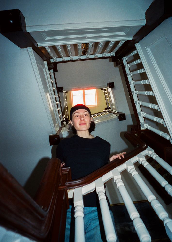Behind the scenes of “Primetime”: Robert Pattinson and the cast