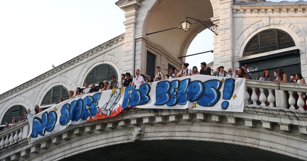 Venice Locals Vow to Wreak Havoc on the Bezos-Sánchez Wedding