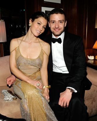 Jessica Biel and Justin Timberlake attend the 2011 Vanity Fair Oscar Party Hosted by Graydon Carter at the Sunset Tower Hotel on February 27, 2011 in West Hollywood, California.
