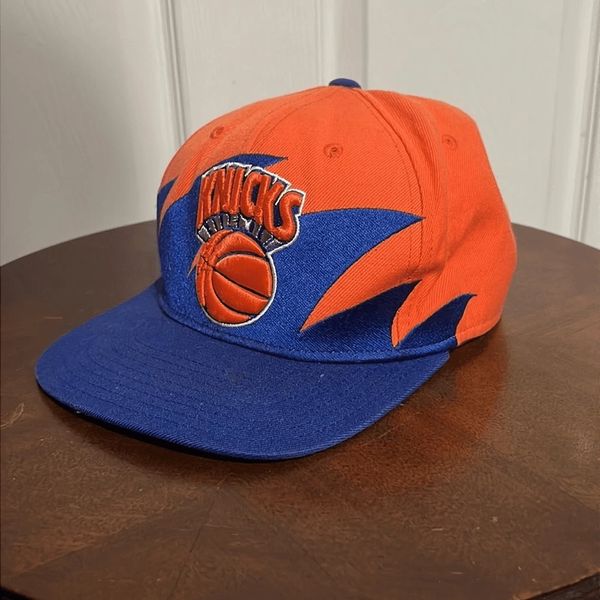 Vintage NY KNICKS Sharkstooth” Mitchell & Ness Snapback Hat