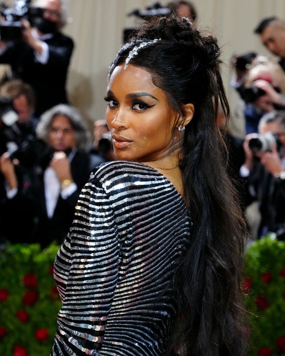 Met Gala 2022 Red Carpet: Best and Wildest Beauty Looks