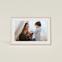Aura Carver Digital Picture Frame