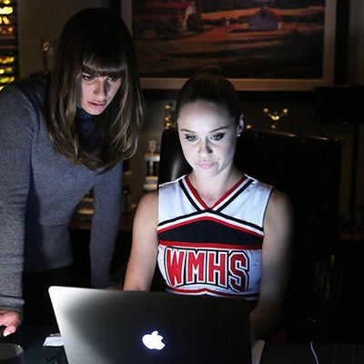 GLEE: Kitty (Becca Tobin, R) helps Rachel (Lea Michele, L) find the perfect set list to win in the 