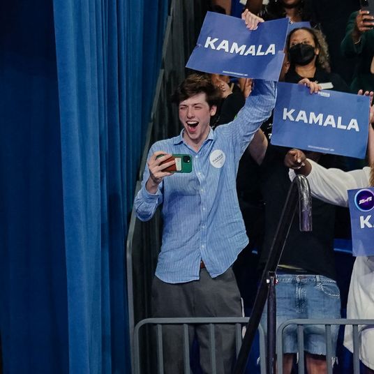 US-VOTE-POLITICS-HARRIS