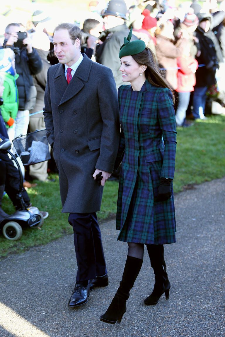 KING’S LYNN, ENGLAND - DECEMBER 25:  Prince William, Duke of Cambridge and Catherine, Duchess of Cambridge arrive for the Christmas Day service at Sandringham on December 25, 2013 in King’s Lynn, England.  (Photo by Chris Jackson/Getty Images)