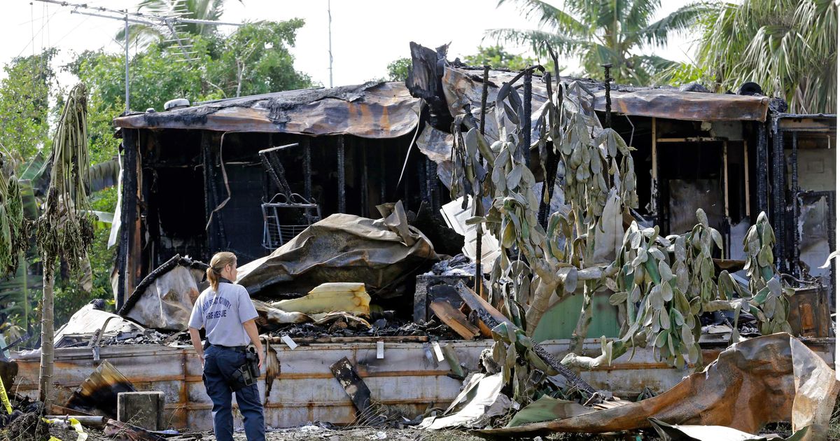 Two Dead After a Small Plane Crashes Into Florida Mobile Homes