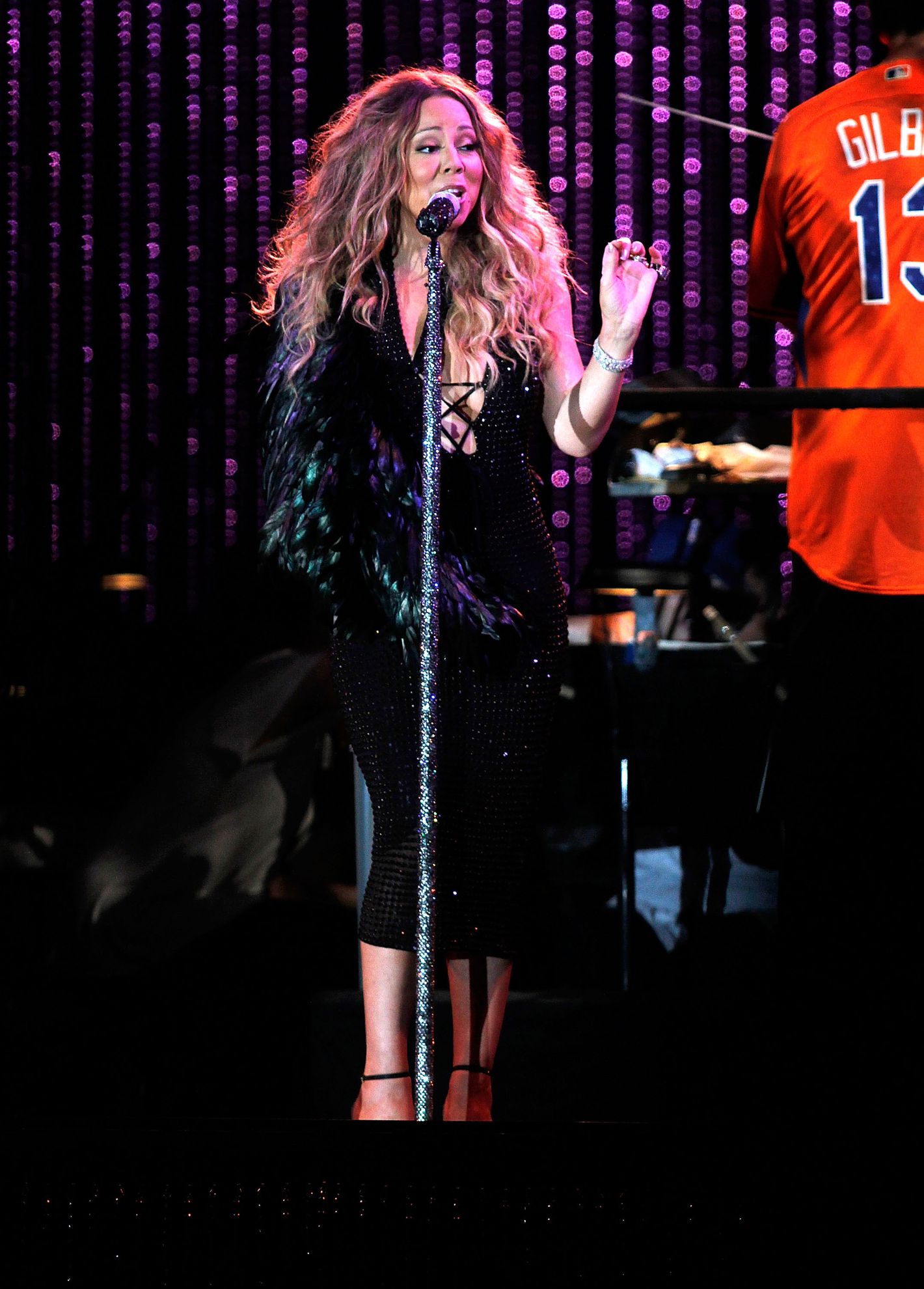 Mariah Carey Has The Most Glamorous Arm Slings Ever 