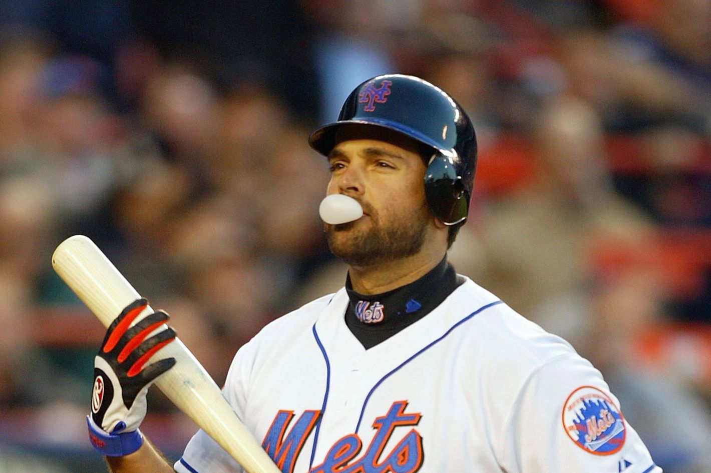 Mike Piazza's defense was far more than his weak arm