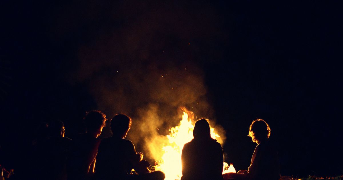 There’s a Scientific Explanation For Why Fire Is So Romantic