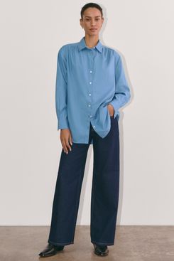 Everlane The Gathered Shirt in Silky Cotton