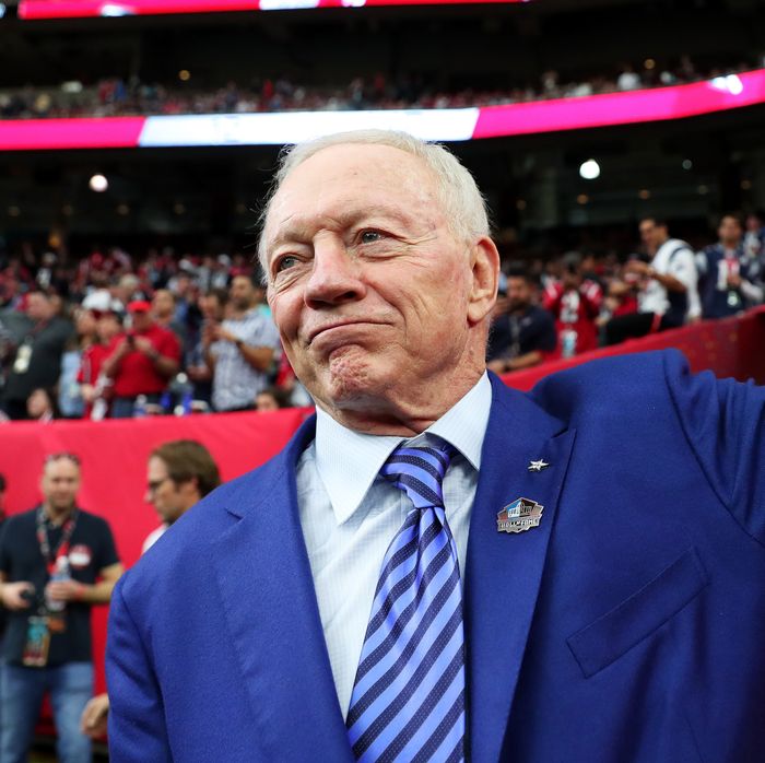 Jerry Jones says Cowboys players 'disrespecting the flag' won't play