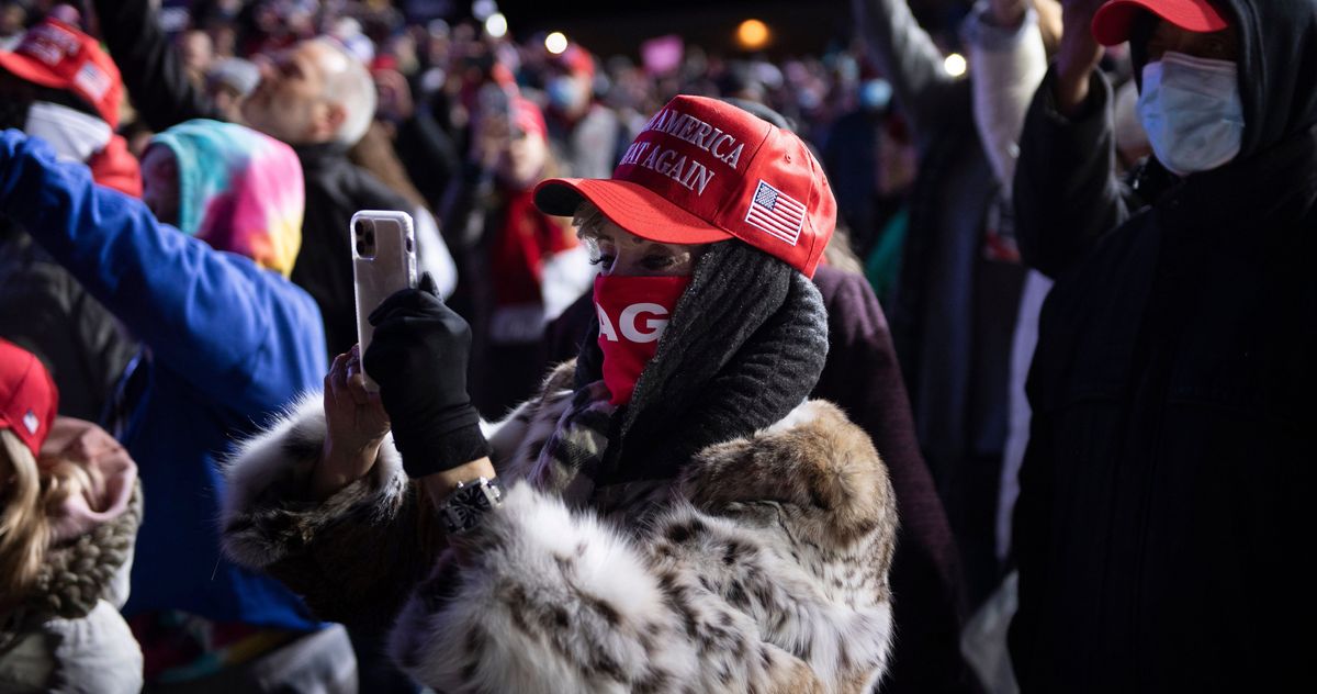 Trump Stranded Rally Goers Rescue Trump Supporters Left Stranded in Cold After Omaha Rally
