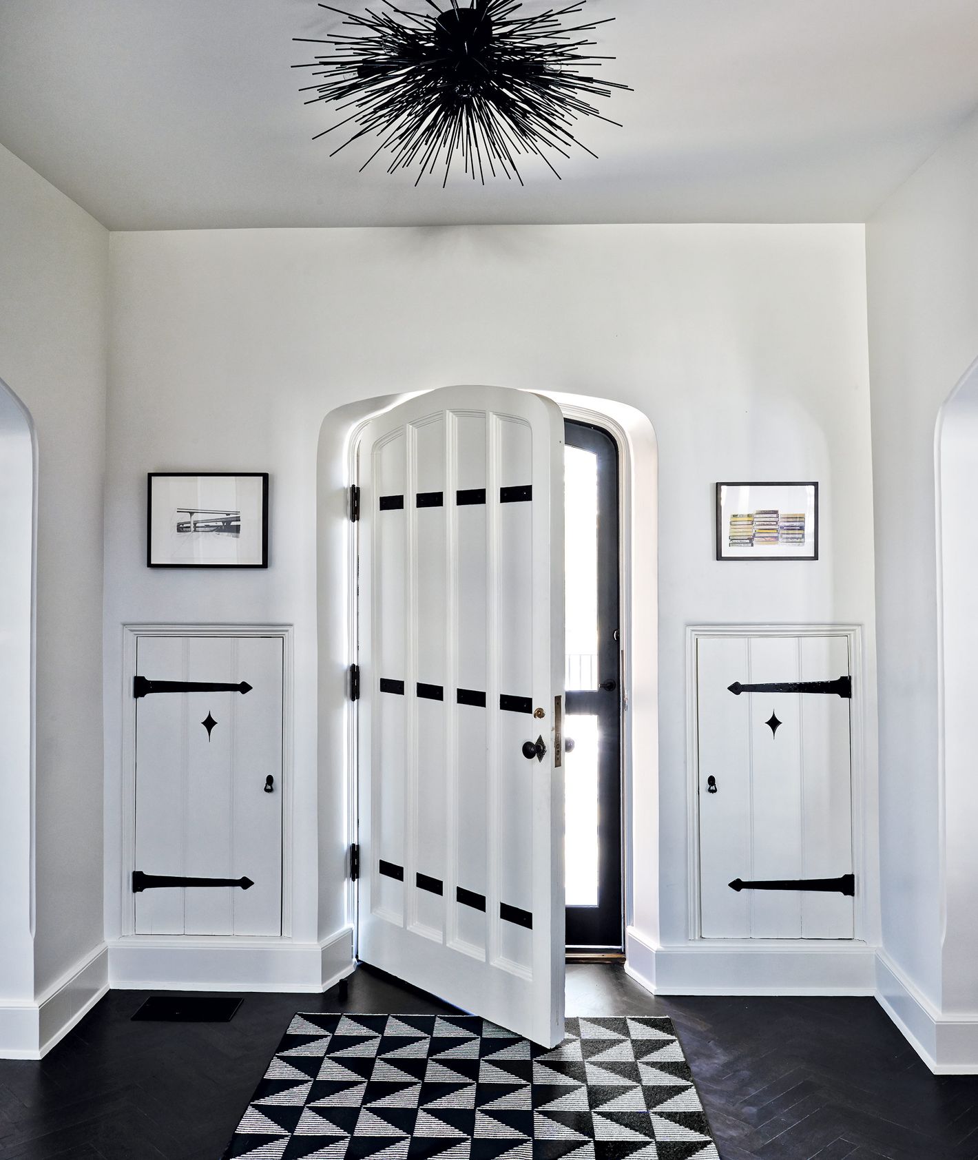 A Very Traditional Tudor Gets an Avant-garde Interior Renovation