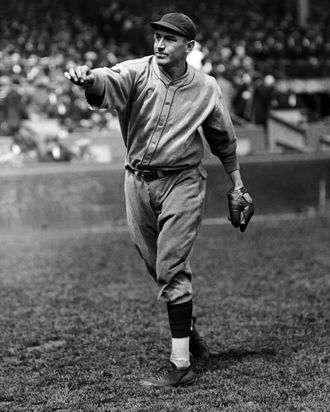 27 Sep 1927 --- Pie Traynor Throwing a Baseball