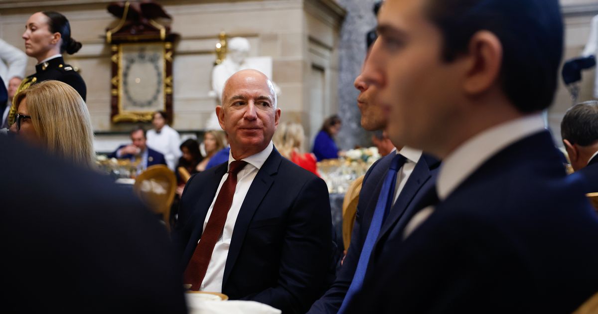 Bezos Cozied Up to Trump by Sh–ting on Washington Post Employees: Book