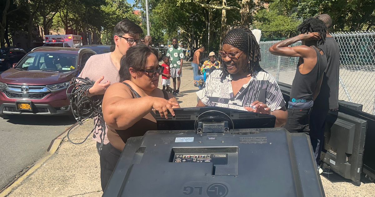 The Woman Who Brings Discarded Office Furniture to NYCHA