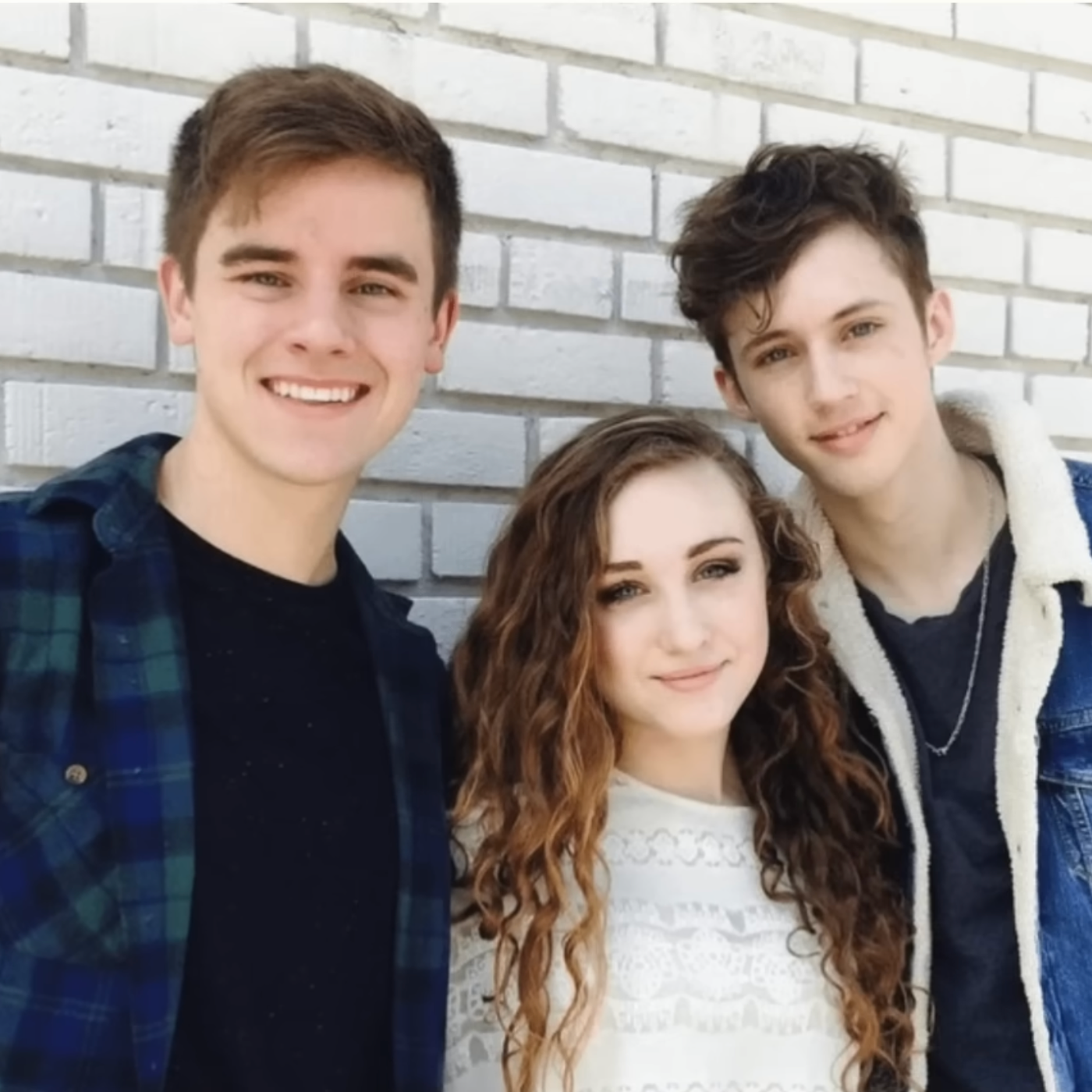 Troye Sivan Dated Connor Franta. Why Is Chappell Roan in It?, image size:1400x1400