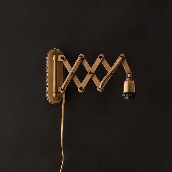 Greenrow Lark Extending Wall Sconce