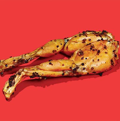 得克萨斯州炼金术店的青蛙腿烧烤，1 / 4磅7美元;杰克逊高地，35大道71-04号;乔希·鲍恩(Josh Bowen)的试验性新店位于皇后区一家dive bar的后面，他在青蛙腿上涂上香粉和garam masala之类的东西，然后用“拖把”(mop)刷上鹅肝酱和创始人早餐黑啤酒。