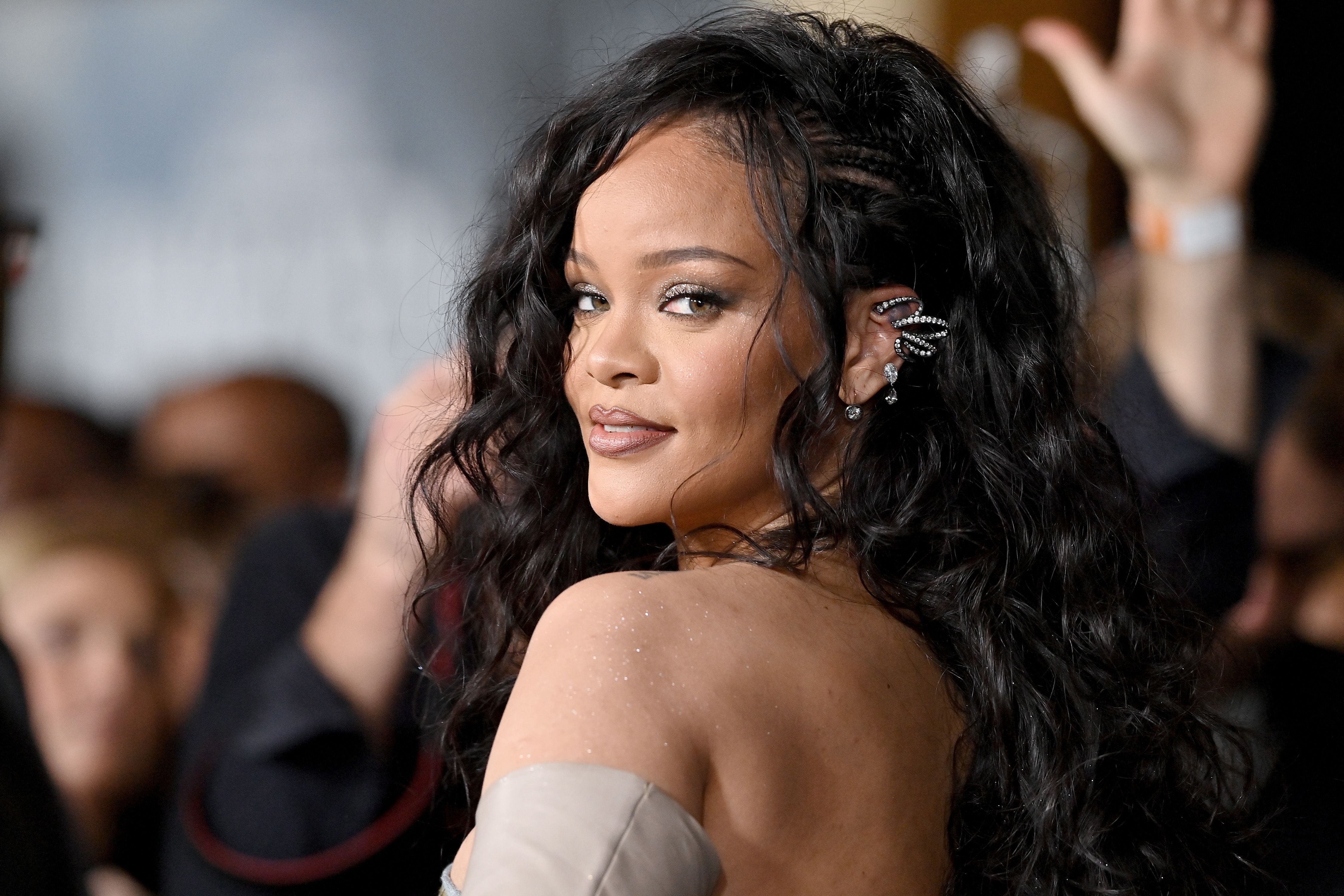 Rihanna to Release New Album in November - The New York Times