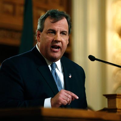 New Jersey Gov. Chris Christie delivers the State of the State Address on January 14, 2014 in the Assembly Chambers at the Statehouse in Trenton, New Jersey. In his speech Christie briefly addressed the ongoing George Washington Bridge lane closure scandal saying his administration 