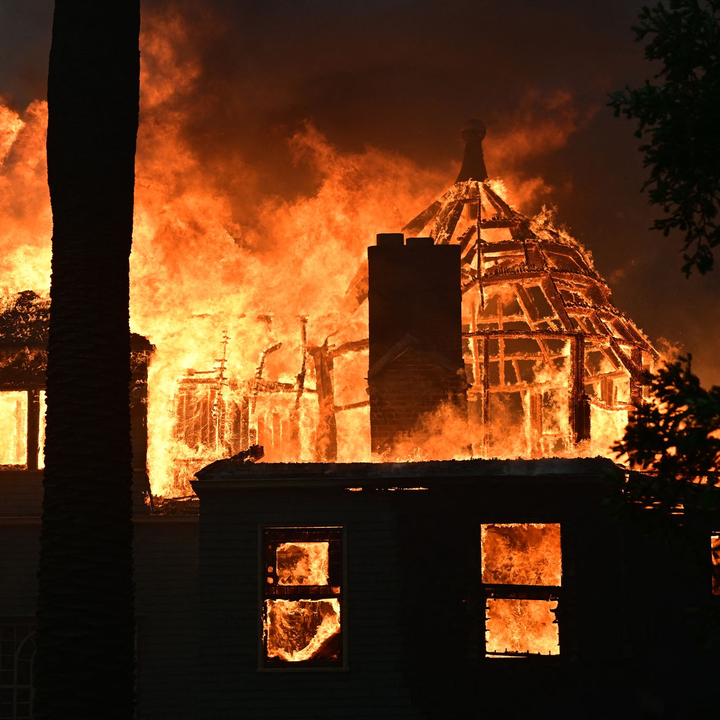 Celebrity Homes and Landmarks Lost in the LA Wildfires, image size:1400x1400