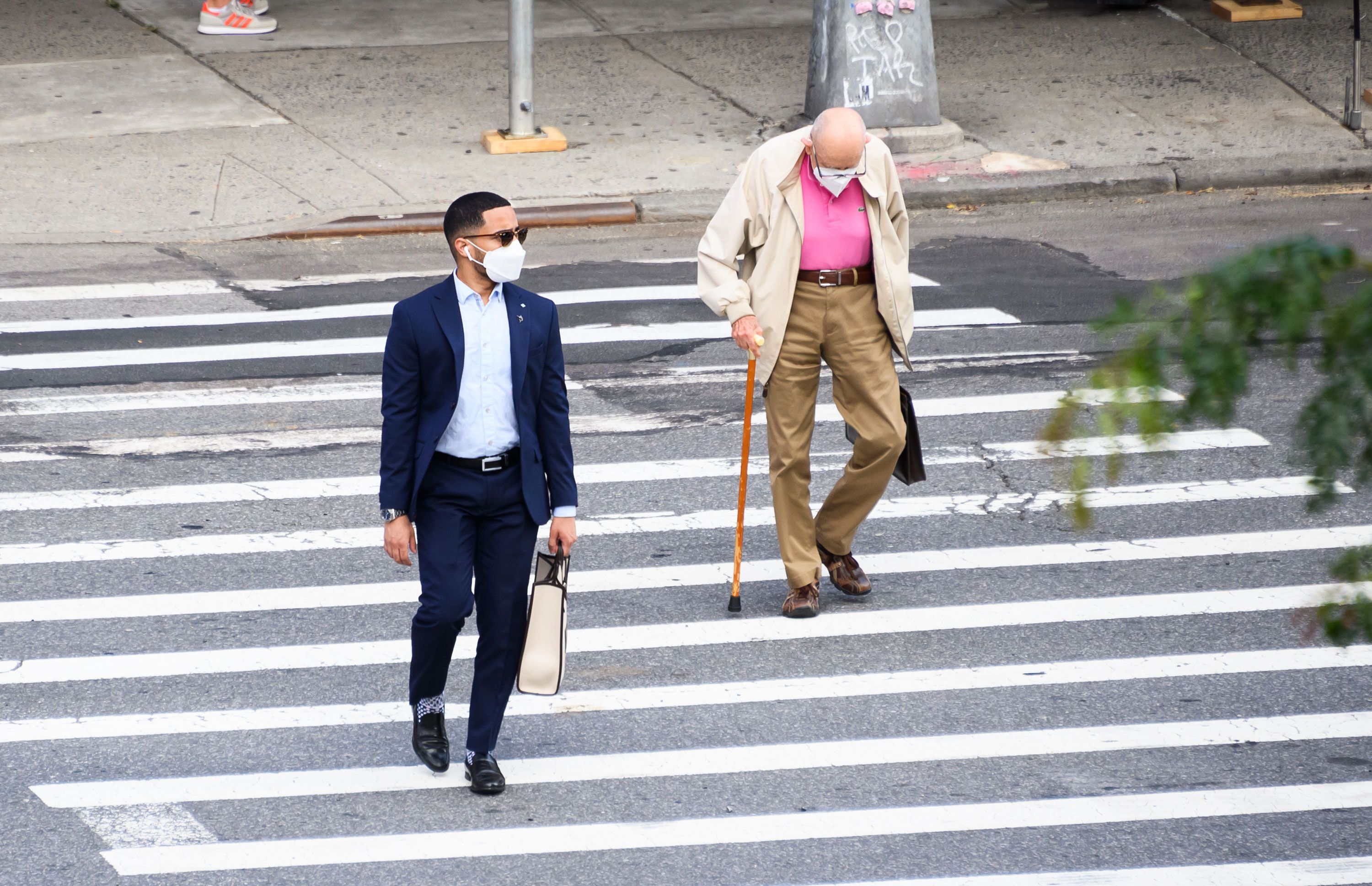 Giving Pedestrians a Head Start Crossing Streets - The New York Times