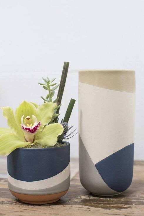 Koolkatkoo 10 Inch Tall Ceramic Flower Vase for Home Decor Living Room Office Modern Elegant Vases Gift for Weddings Party White 