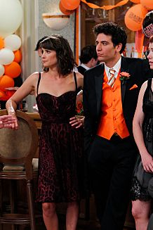 "The Best Man" -- Barney (Neil Patrick Harris), Robin (Cobie Smulders), Ted (Josh Radnor), Lily (Alyson Hannigan) and Marshall (Jason Segel) stick together at a pals wedding,  on the seventh season premiere of HOW I MET YOUR MOTHER, Monday, Sept. 19 (8:00-8:30 PM, ET/PT) on the CBS Television Network. 
Photo: Cliff Lipson/CBS
?2011 CBS Broadcasting Inc. All Rights Reserved.