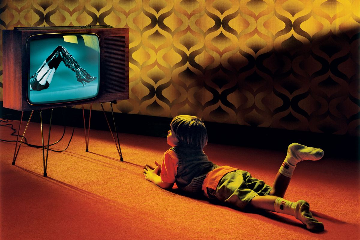 Watch to tv 3. Дети Майлза Олдриджа. Майлз Олдридж семья перед Телеком. Miles Aldridge TV. TV shows of Kids watching TV.