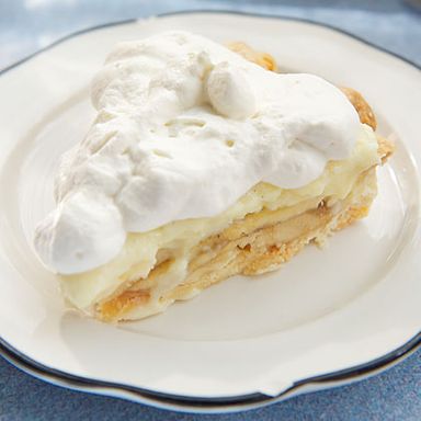 CRUST: 3.5
"This is a little bit thicker, to contrast the lightness of the whipped cream and the pastry cream."
FILLING: 4
"The filling, even though it's three distinct flavors and textures, they're cohesive."
COMFORT FACTOR: 4.5
"This is quintessential diner pie."
TOTAL POINTS: 12