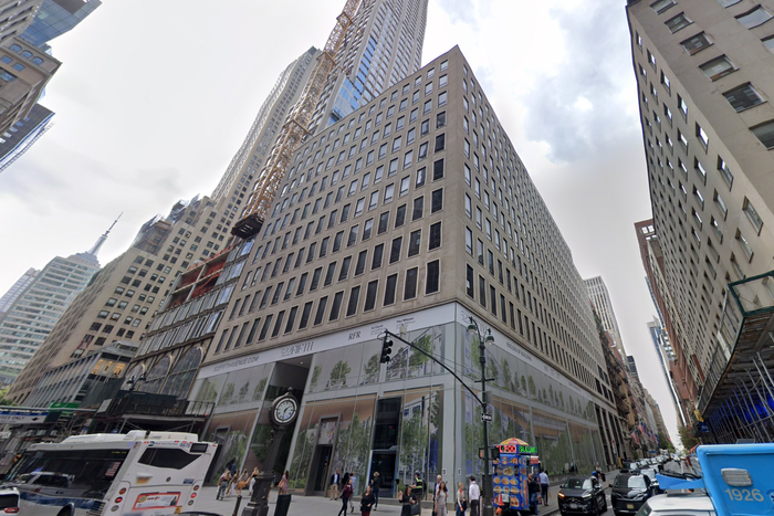 Amazon Is Gobbling Up Midtown Office Space