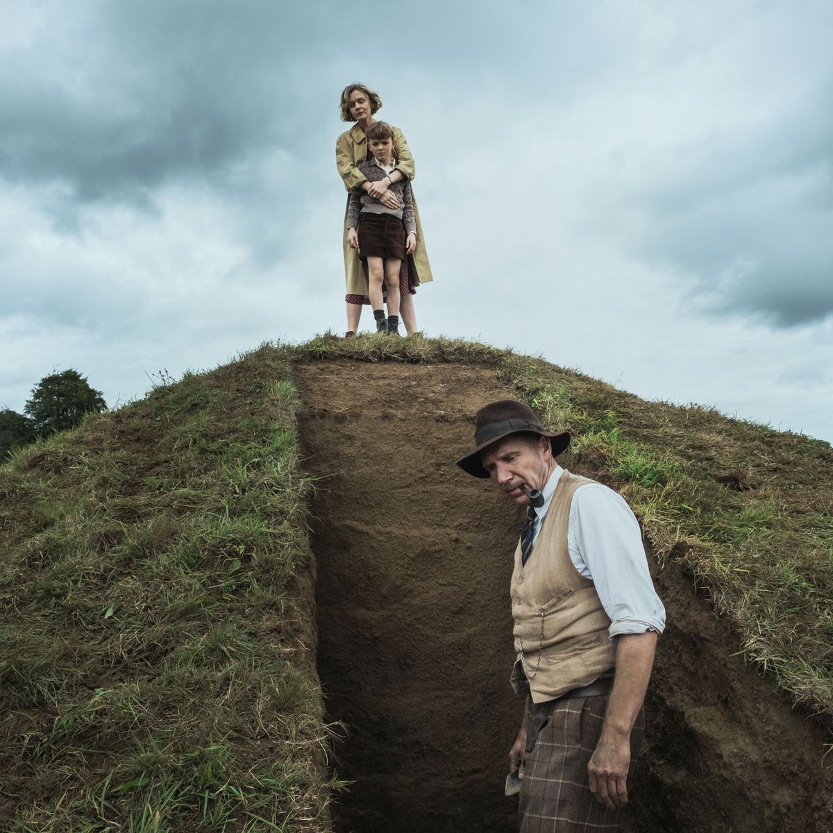 Review: Netflix's The Dig with Ralph Fiennes, Carey Mulligan