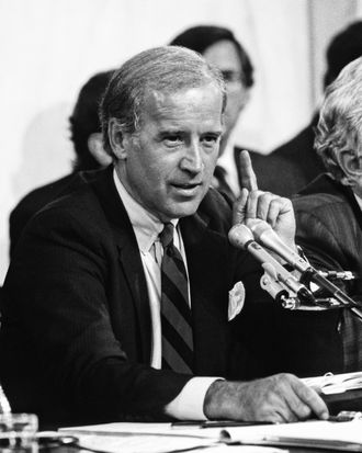 2020 Democrats: Biden takes “responsibility” for role in Anita Hill  testimony - Vox