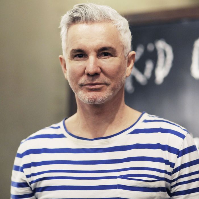 Баз лурман. Baz Luhrmann. Баз Лурман австралийский кинорежиссёр. Баз Лурман дети. Баз Лурман и рыжая.