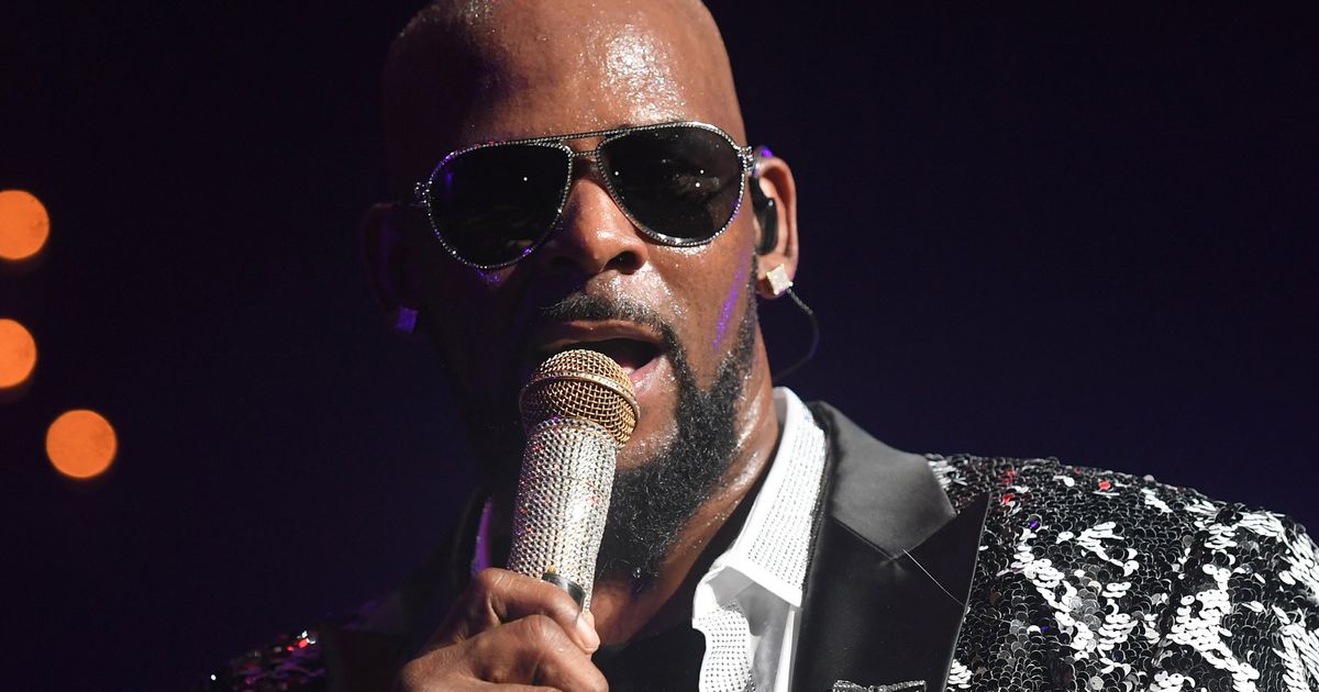 R. Kelly ‘Raised’ Alleged Victim Since She Was ‘14 or 15’