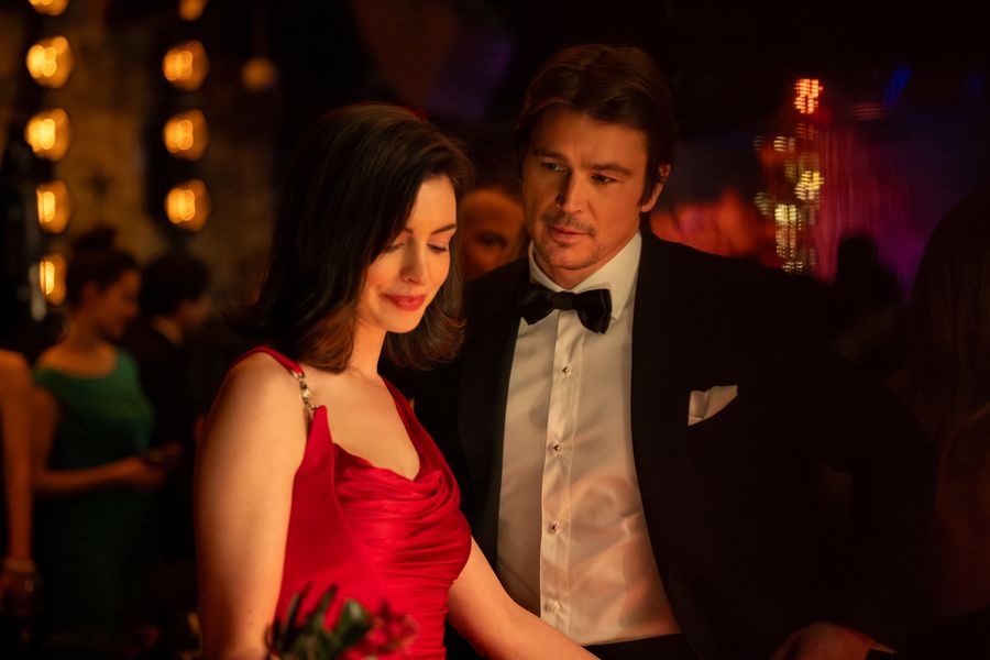 Anne Hathaway Deserves a Better End to Her Big Year Than <em>Verity</em>