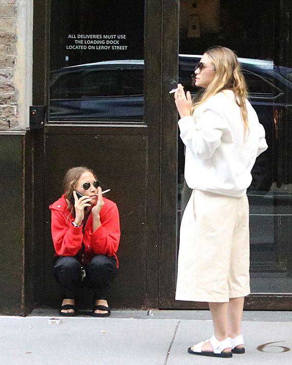 Why We Love Mary-Kate and Ashley Olsen Smoking Photos