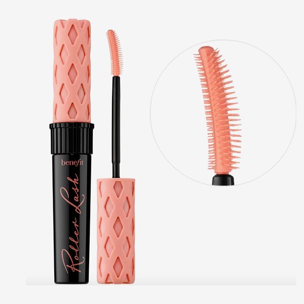 Máscara de pestañas rizadora y reafirmante Roller Lash de Benefit Cosmetics